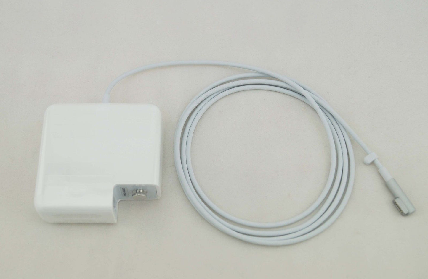 CARGADOR APPLE GENERICO 45W / 14.85V / 3.05A / MAGSAFE2
