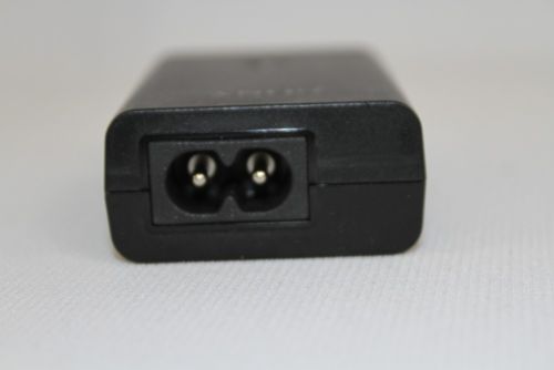 CARGADOR SONY PSP VITA ORIGINAL USADO 7.5W / 5V / 1.5A/CUADRADO