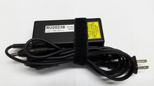 CARGADOR TOSHIBA ORIGINAL 65W / 19V / 3.42A / 5.5 x 2.5MM
