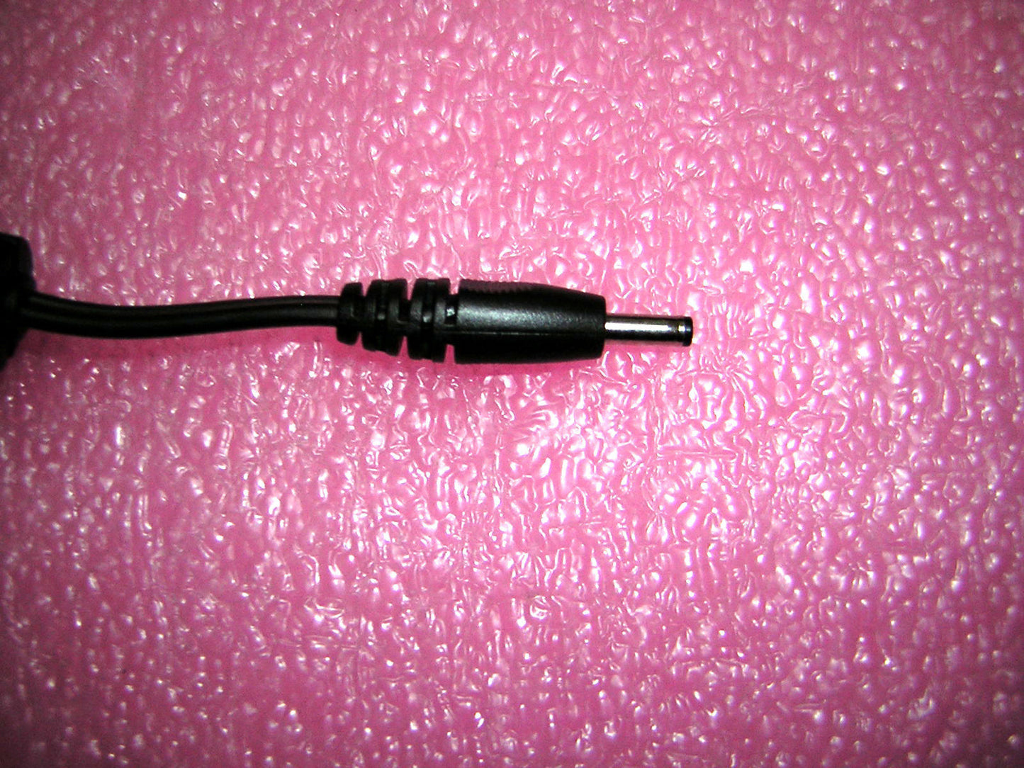 CARGADOR PARA ROKU SIRUS Y TABLETAS 5V / 2.5A / 1.0 x 0.30MM