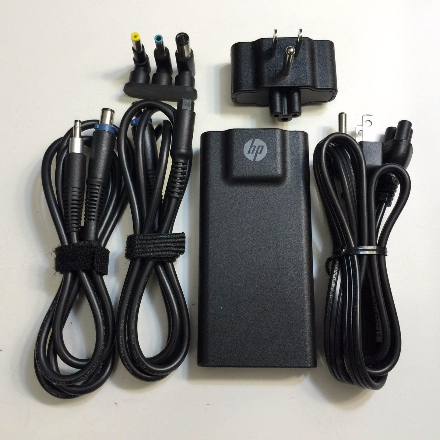 CARGADOR HP COMPAQ ORIGINAL UNIVERSAL 65W SLIM (4 ESPIGAS) 19.5V/3.33A + ESPIGA ENVY SPECTRE ULTRABOOK