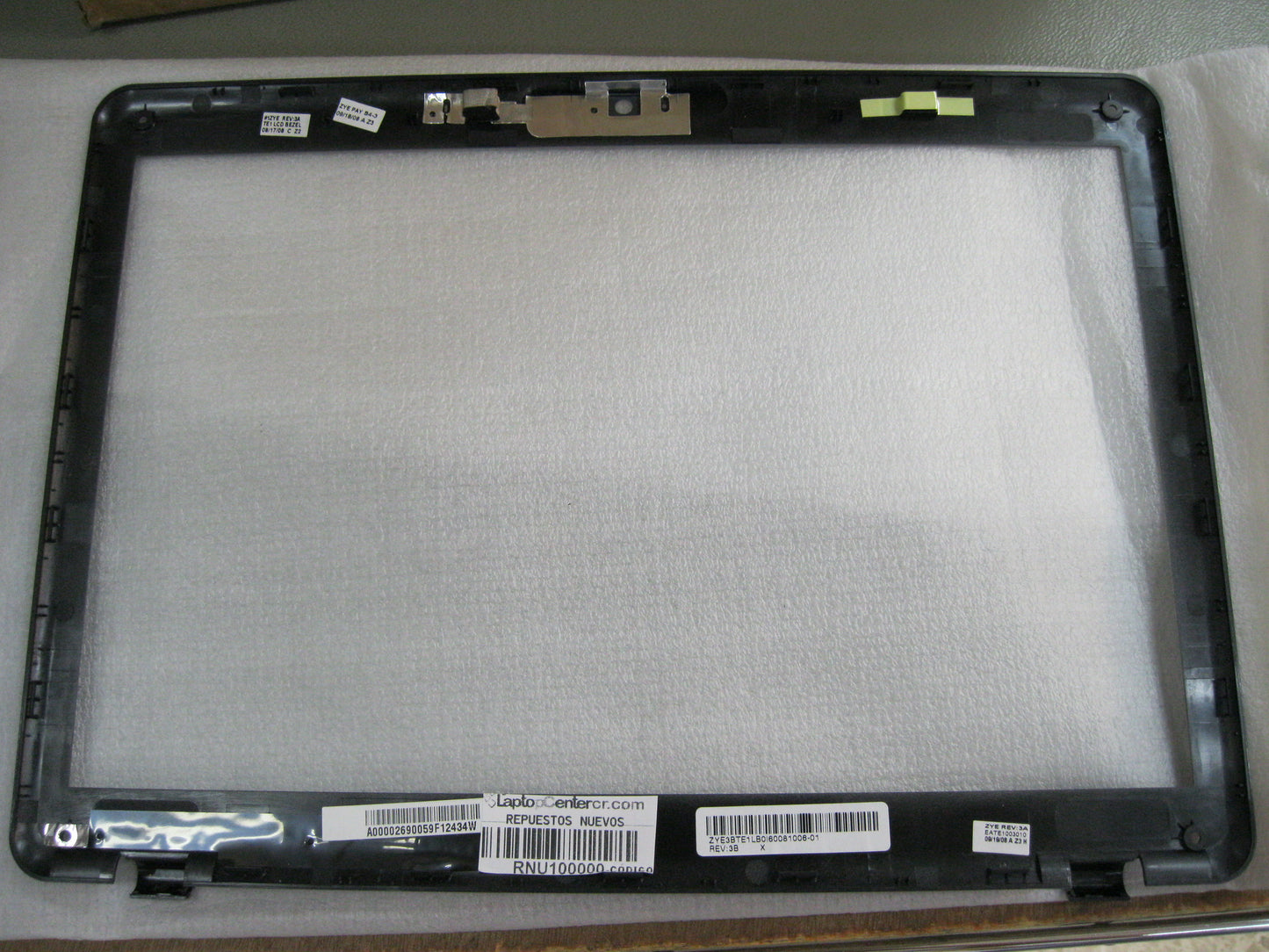 MARCO FRONTAL FRONT BEZEL TOSHIBA NUMERO PARTE A000028230
