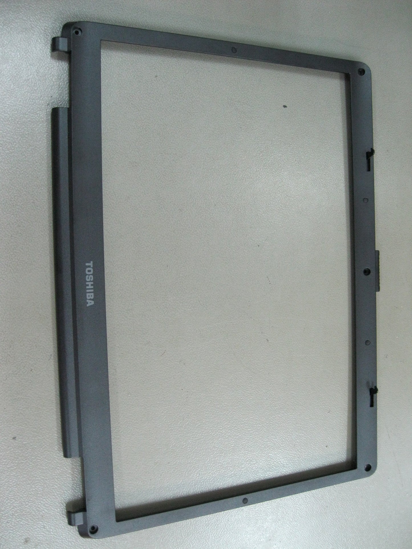 FRONT BEZEL TOSHIBA MARCO FRONTAL Satellite A105-S4004 LCD FA015000C00 IAKAA AP015000200 KFOX