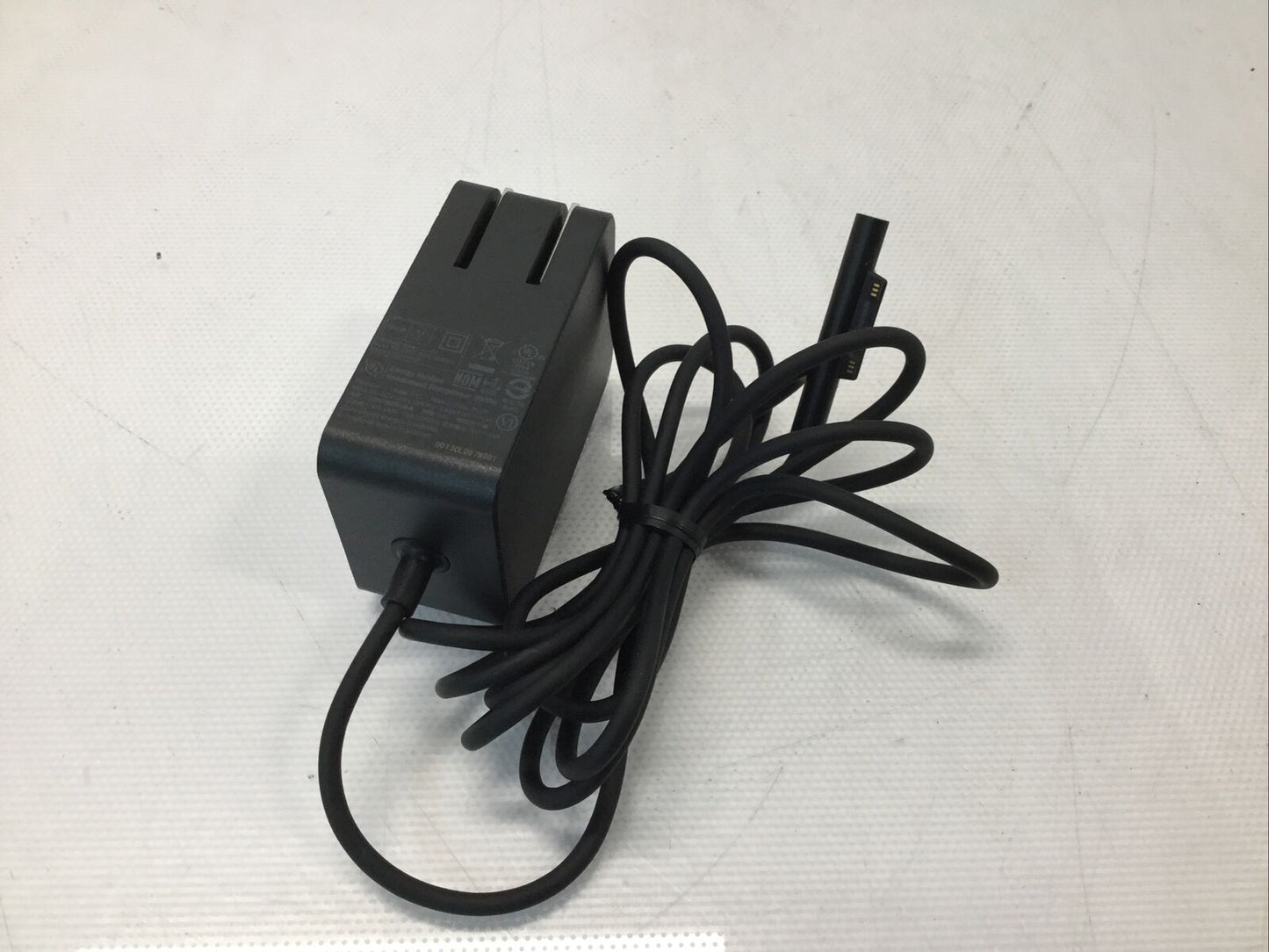CARGADOR MICROSOFT SURFACE 1735 / 24W / 15V 1.6A ORIGINAL